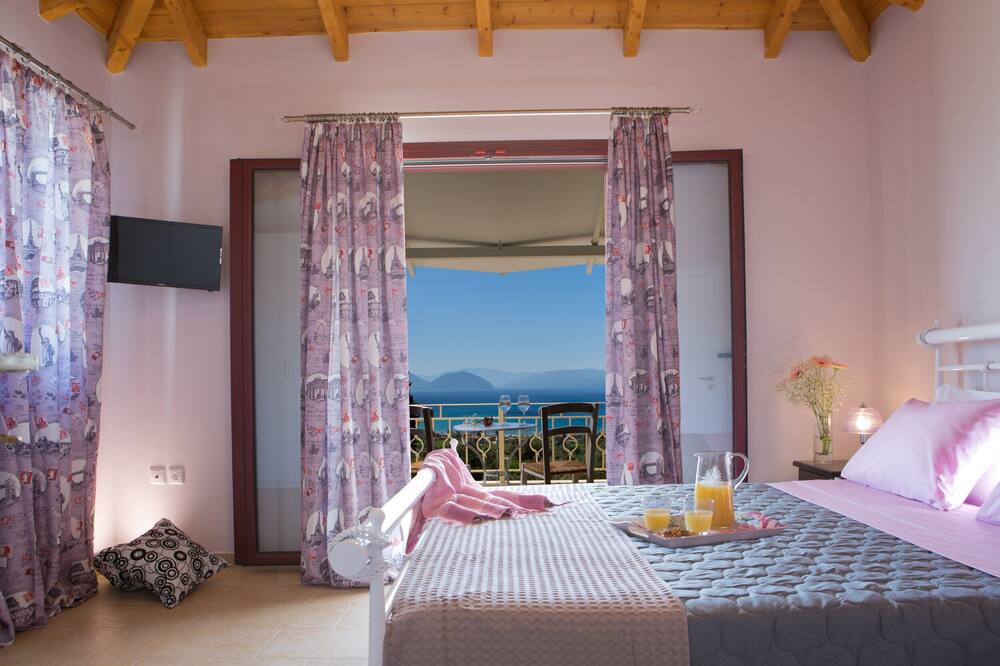 Photo of Bedroom in Evgiros