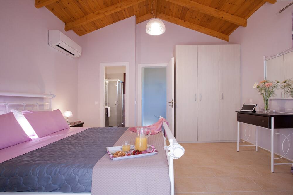 Photo of Bedroom in Evgiros
