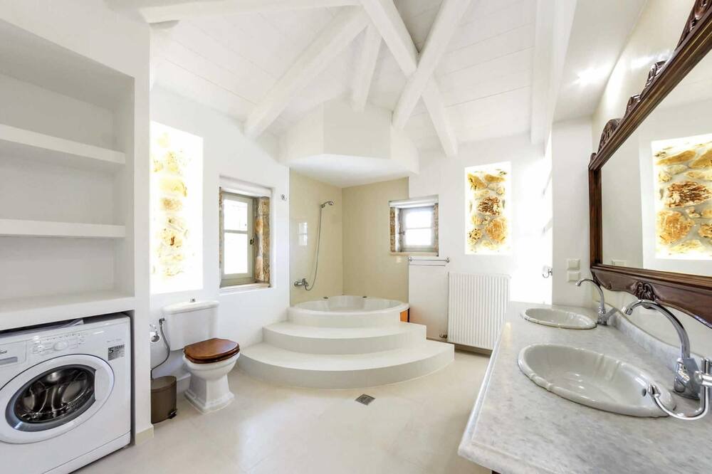 Photo of Bathroom in Drosia