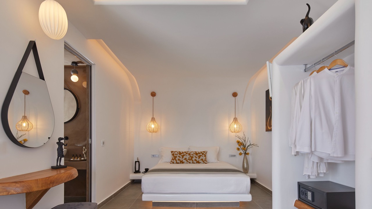 Photo of Bedroom in Oia