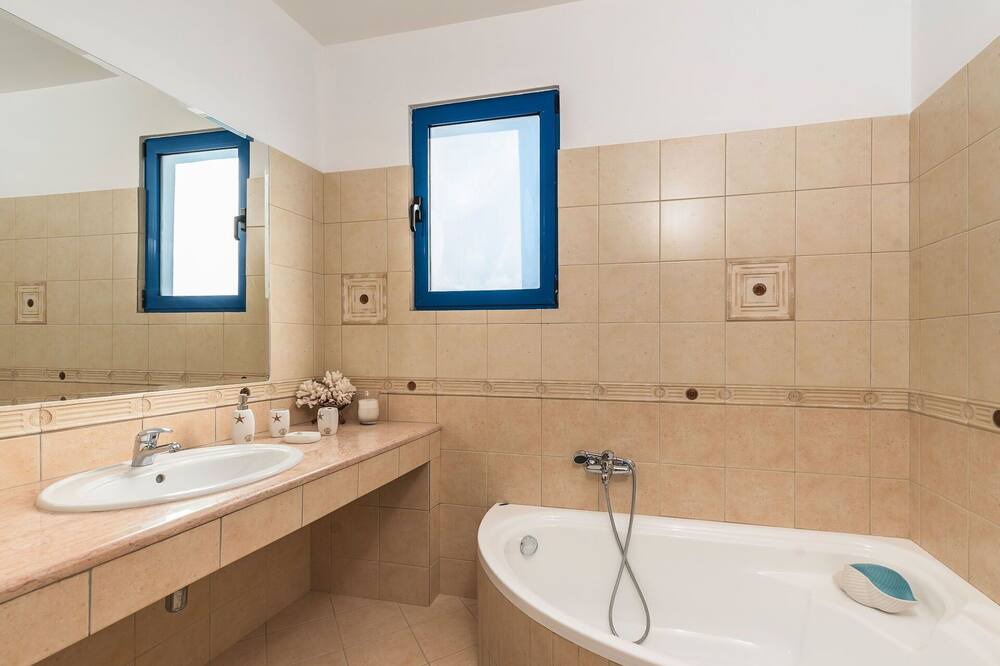 Photo of Bathroom in Lardos