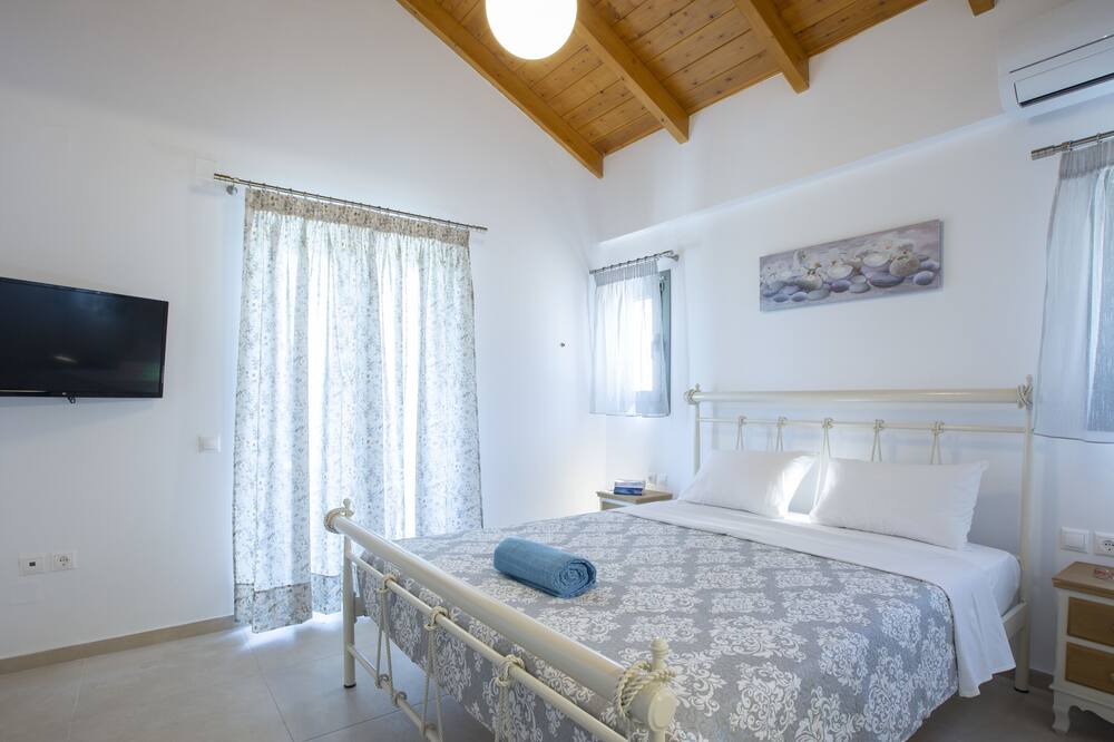 Photo of Bedroom in Evgiros