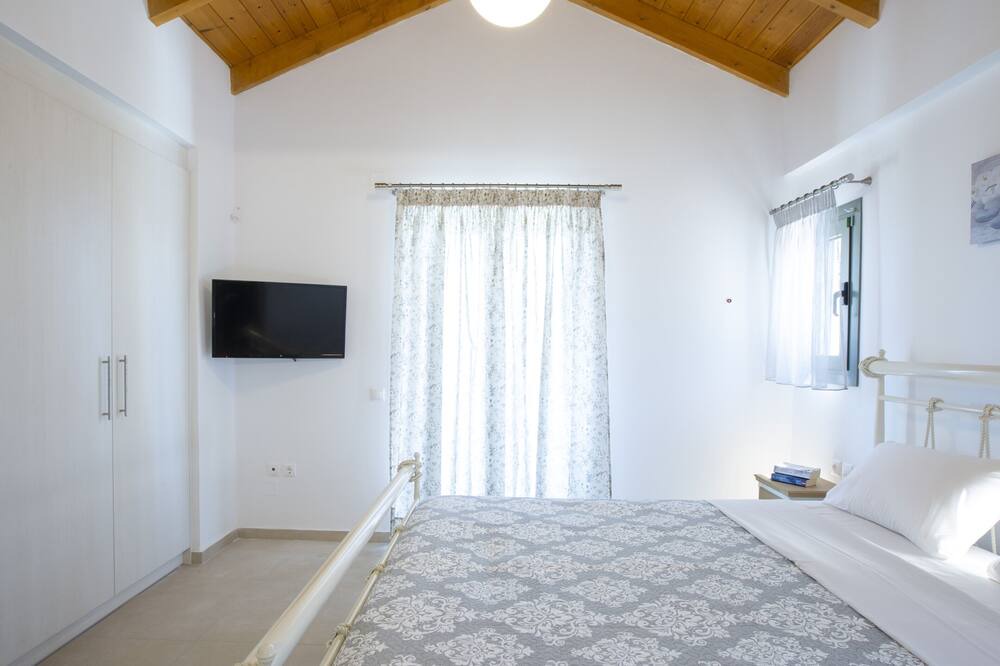 Photo of Bedroom in Evgiros