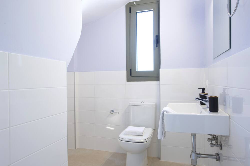 Photo of Bathroom in Evgiros