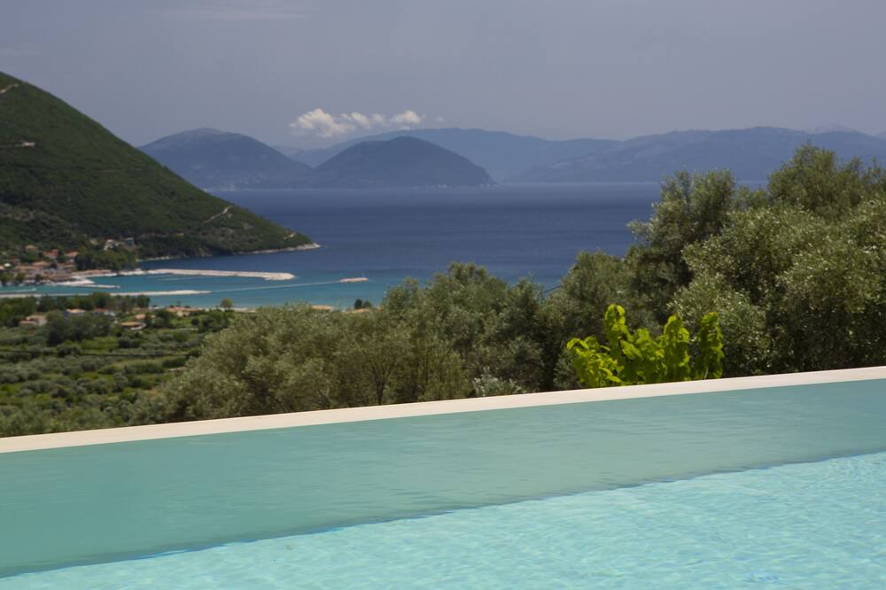 Photo of Outdoor in Evgiros