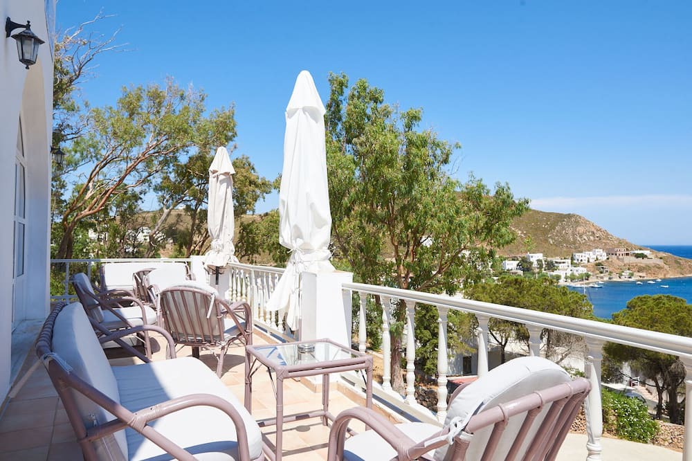 Photo of Patio Balcony in Grikos