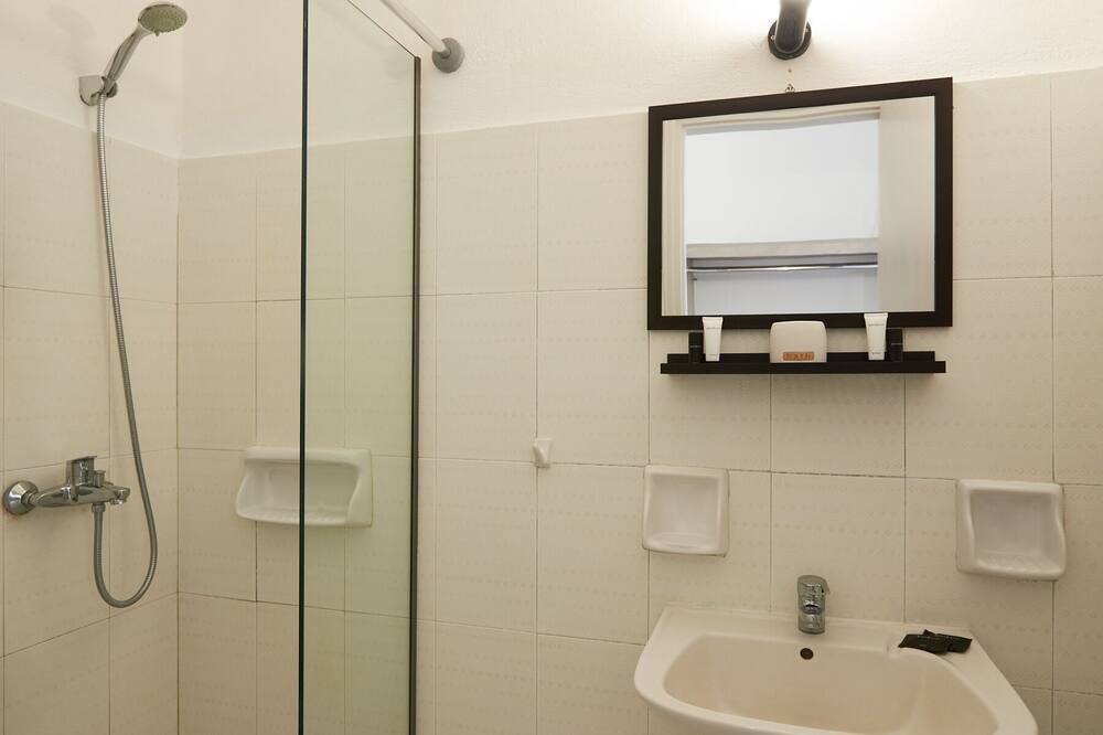 Photo of Bathroom in Grikos