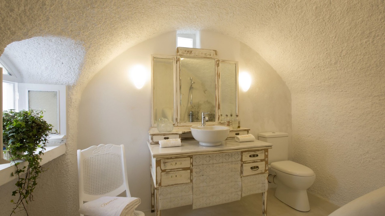 Photo of Bathroom in Vothon