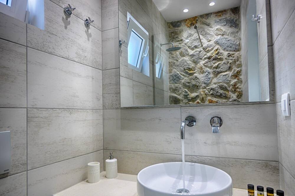 Photo of Bathroom in Agios Georgios Pagon