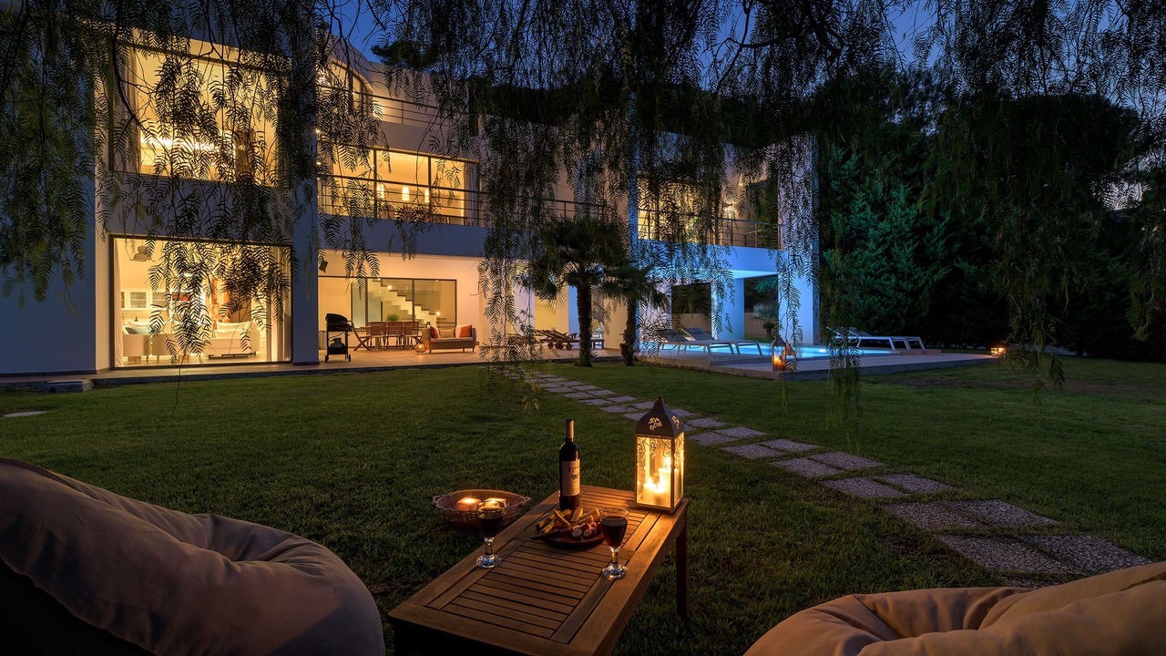 Photo of Outdoor in Ixia