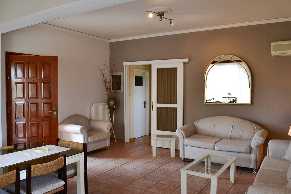 Photo of Livingroom in Marathon