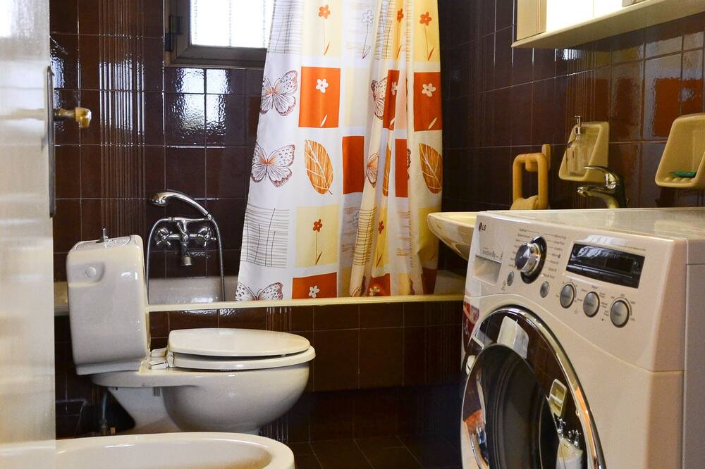 Photo of Bathroom in Marathon