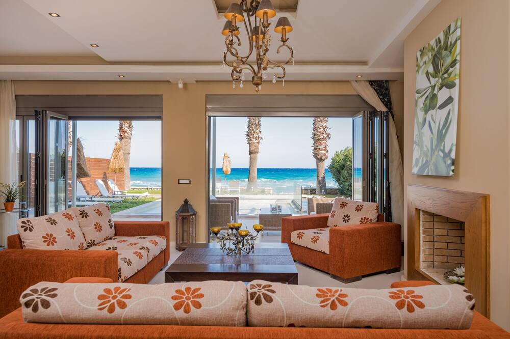 Photo of Livingroom in Neromilos