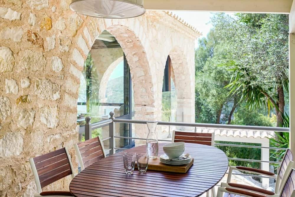 Photo of Patio Balcony in Sivota