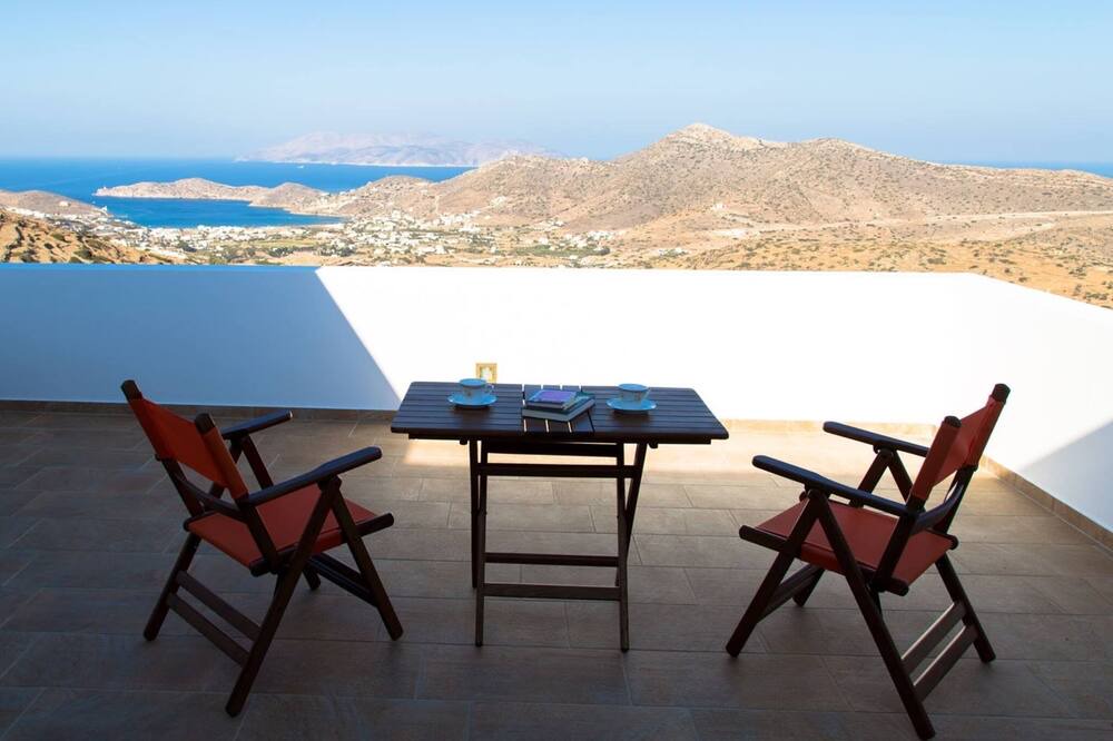 Photo of Patio Balcony in Ios Town