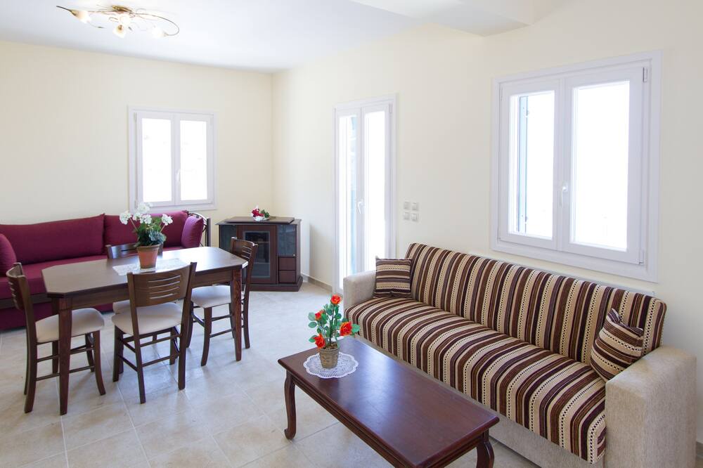 Photo of Livingroom in Ios Town