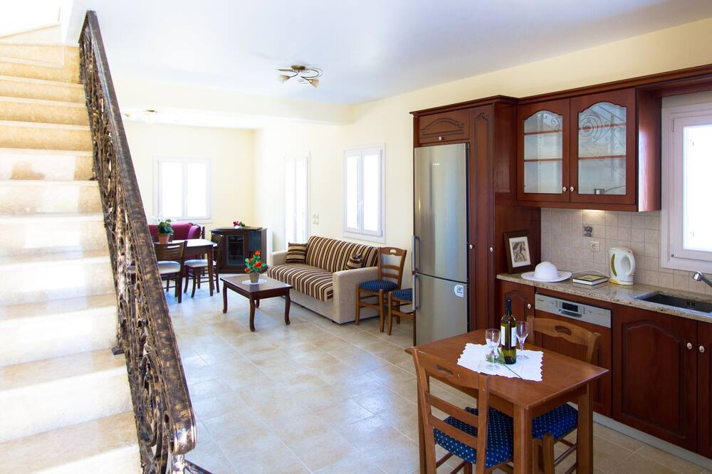 Photo of Livingroom in Ios Town