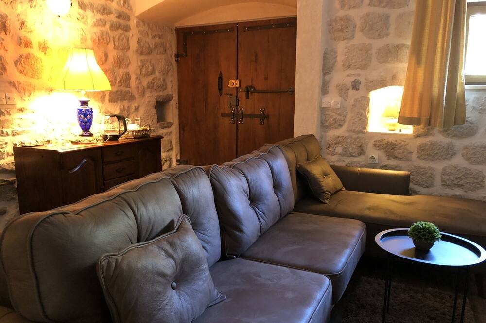 Photo of Livingroom in Prcanj