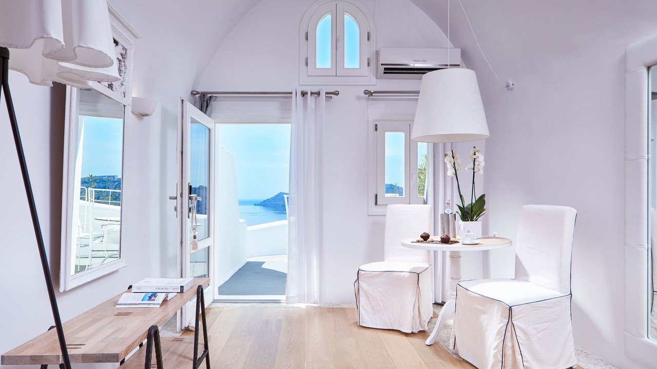 Photo of Bedroom in Oia