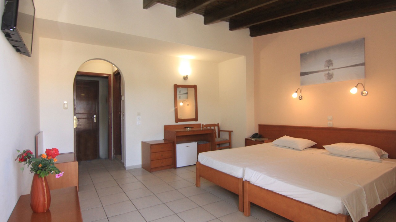 Photo of Bedroom in Messonghi