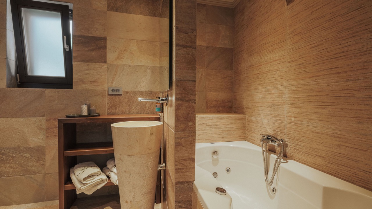 Photo of Bathroom in Vourgareli