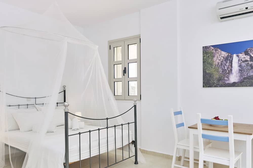 Photo of Bedroom in Lardos