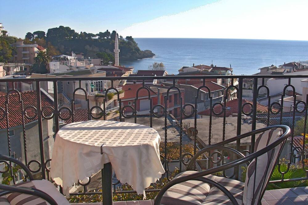 Photo of Patio Balcony in Rana