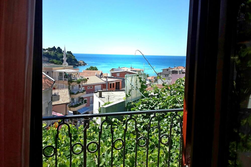 Photo of Patio Balcony in Rana