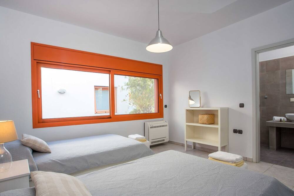 Photo of Bedroom in Lahania