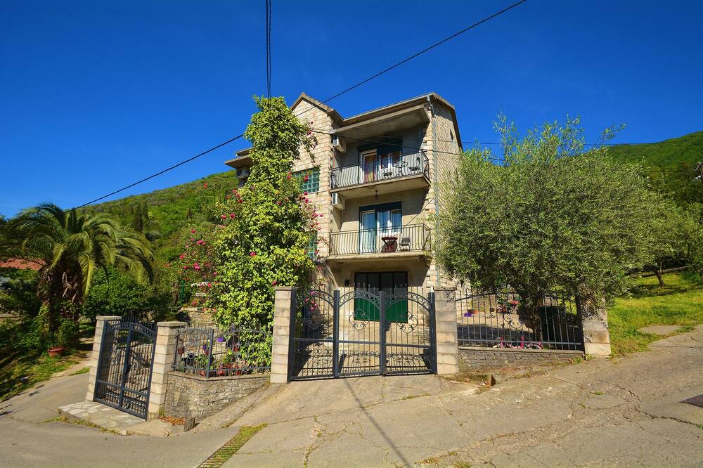 Photo of Outdoor in Lepetane