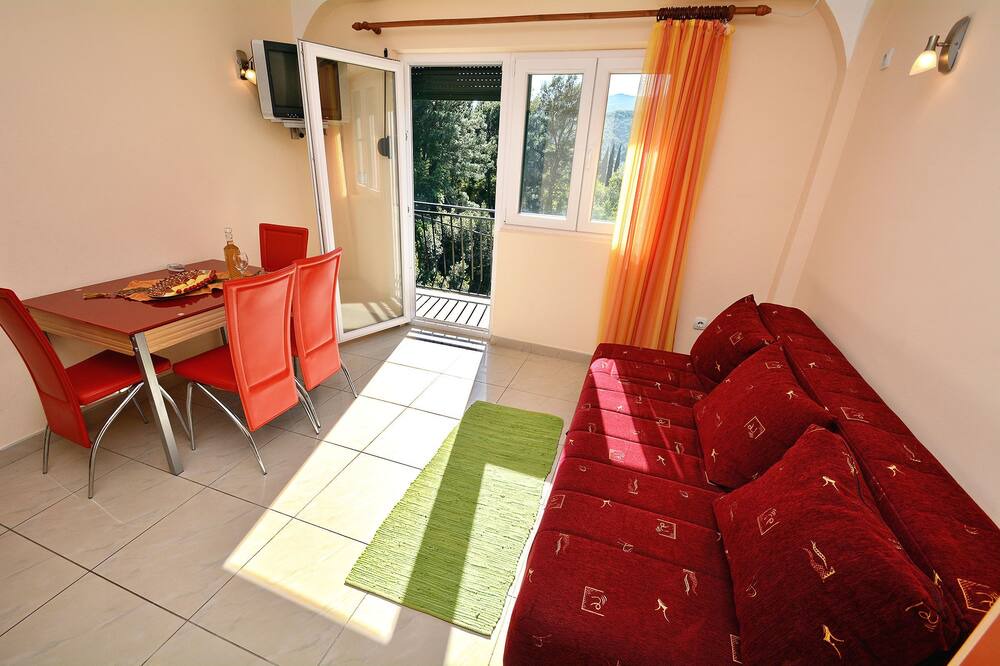 Photo of Livingroom in Lepetane