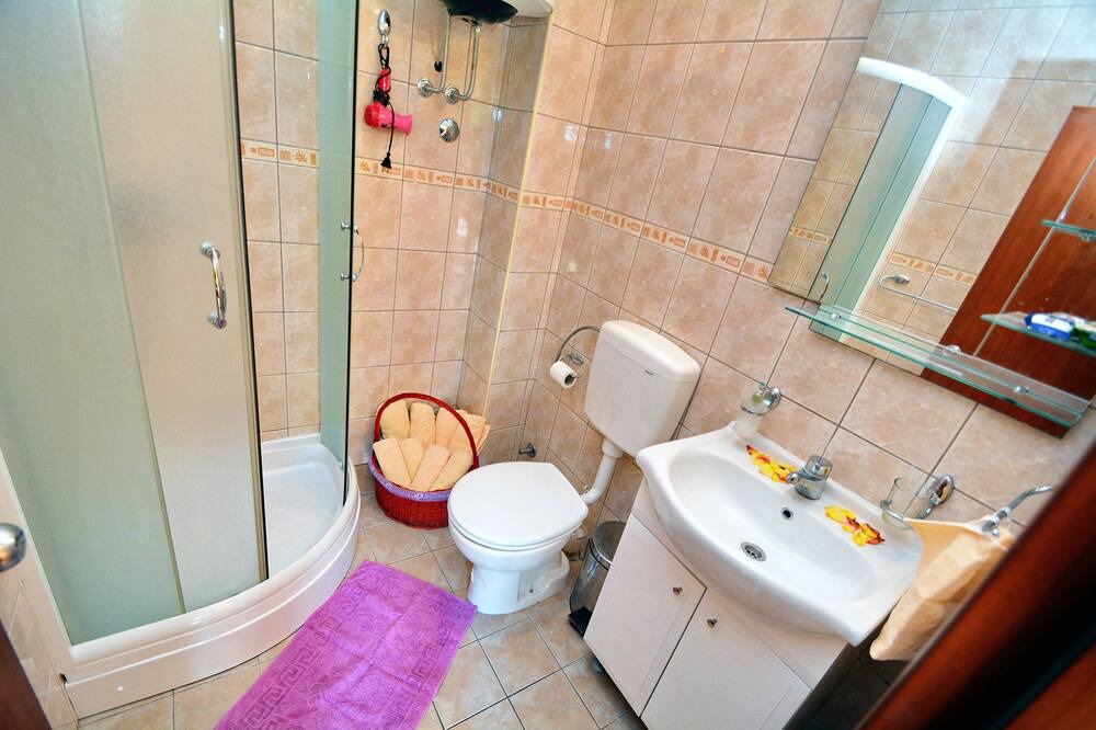 Photo of Bathroom in Lepetane