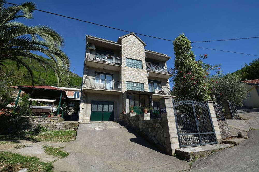 Photo of Outdoor in Lepetane