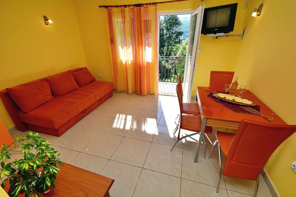 Photo of Livingroom in Lepetane