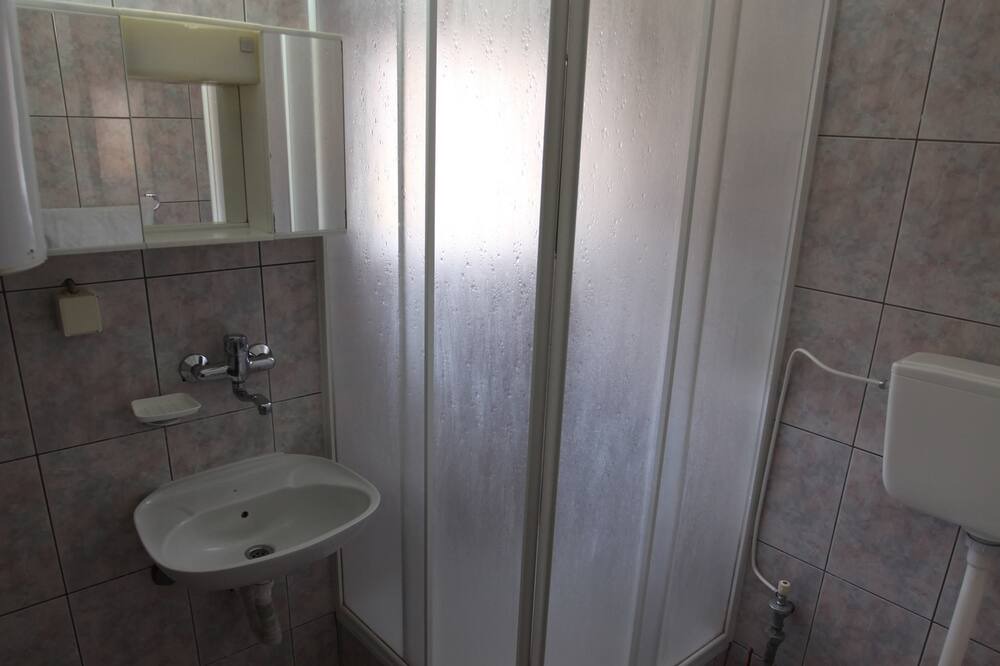Photo of Bathroom in Maini