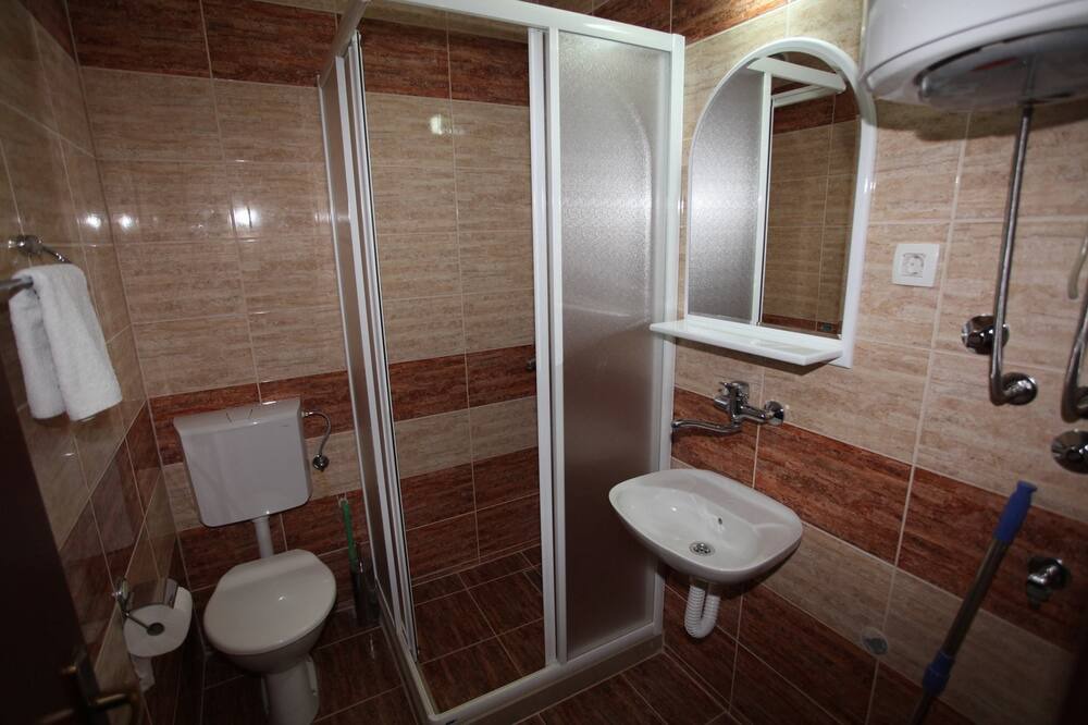 Photo of Bathroom in Maini