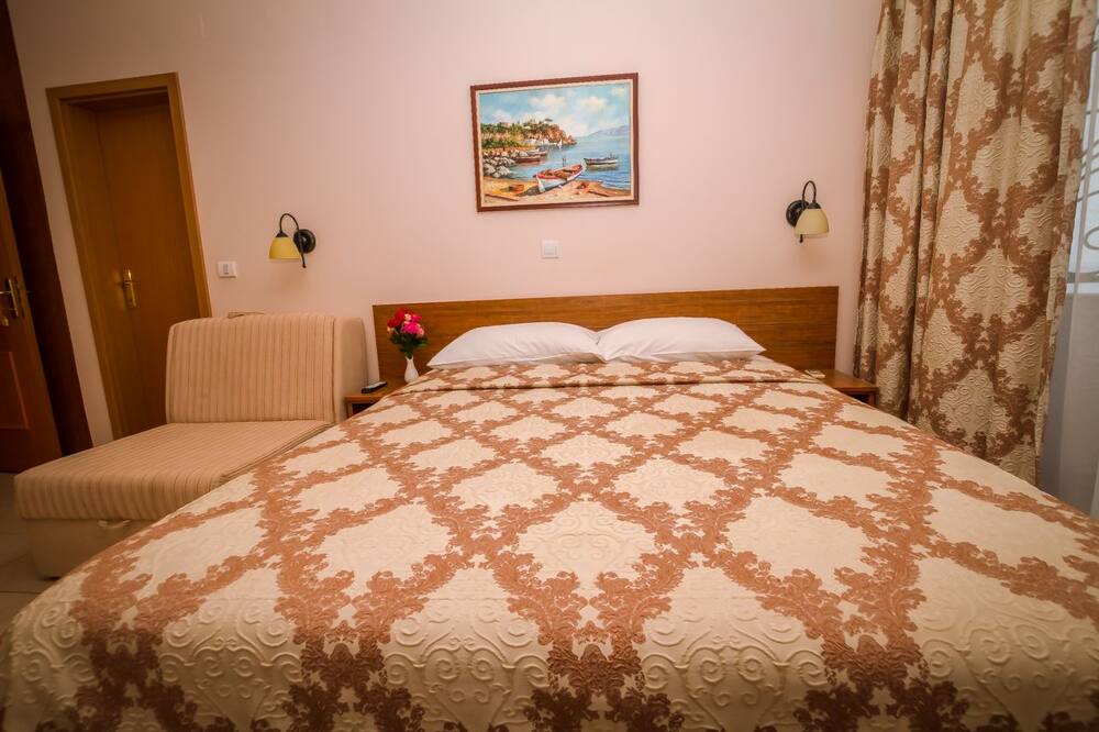 Photo of Bedroom in Sutomore