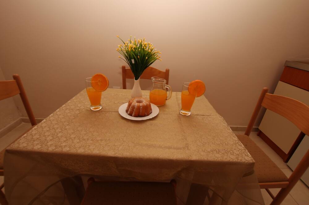 Photo of Bedroom in Sutomore