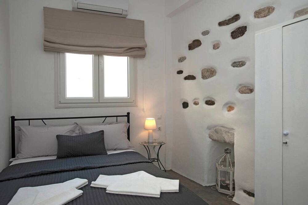 Photo of Bedroom in Parikia