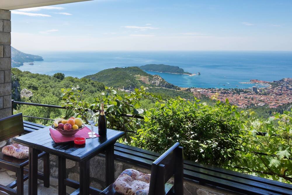 Photo of Patio Balcony in Lapcici