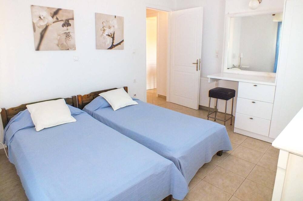 Photo of Bedroom in Neromilos