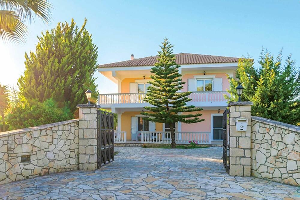 Photo of Outdoor in Neromilos