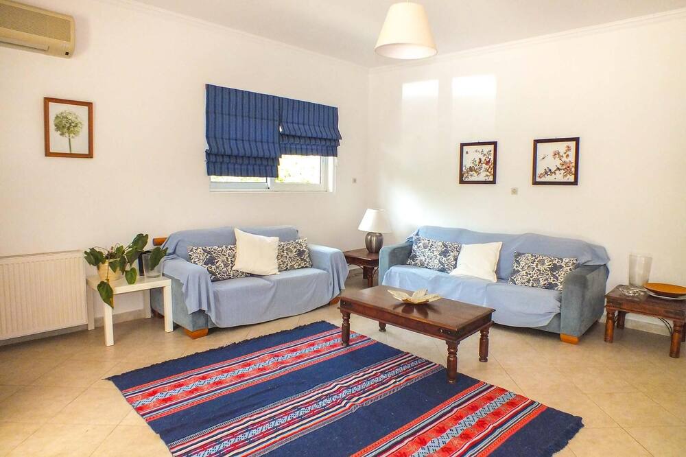 Photo of Livingroom in Neromilos