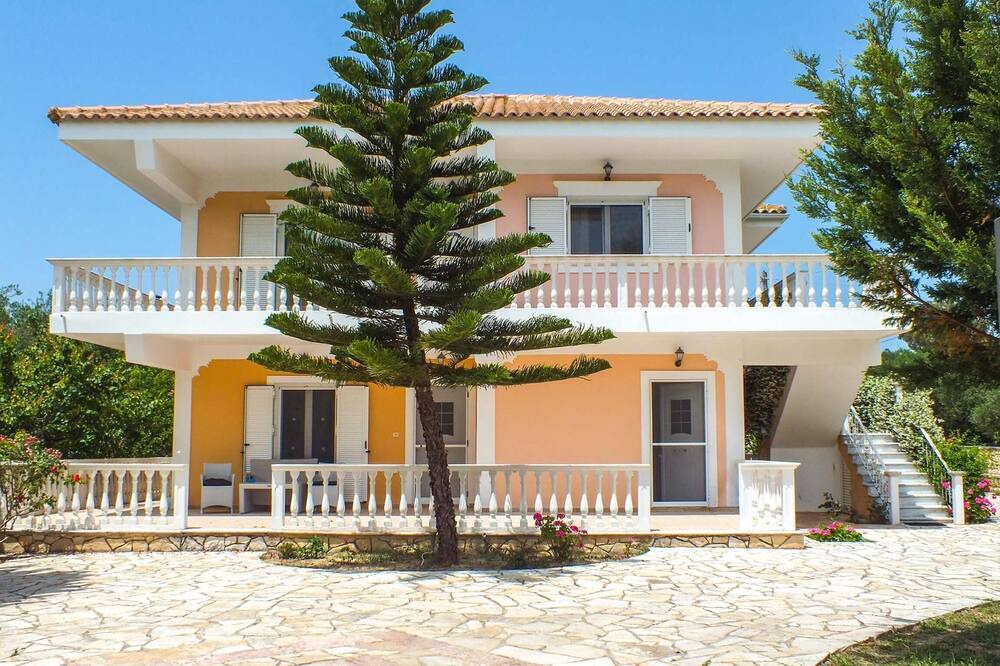 Photo of Outdoor in Neromilos