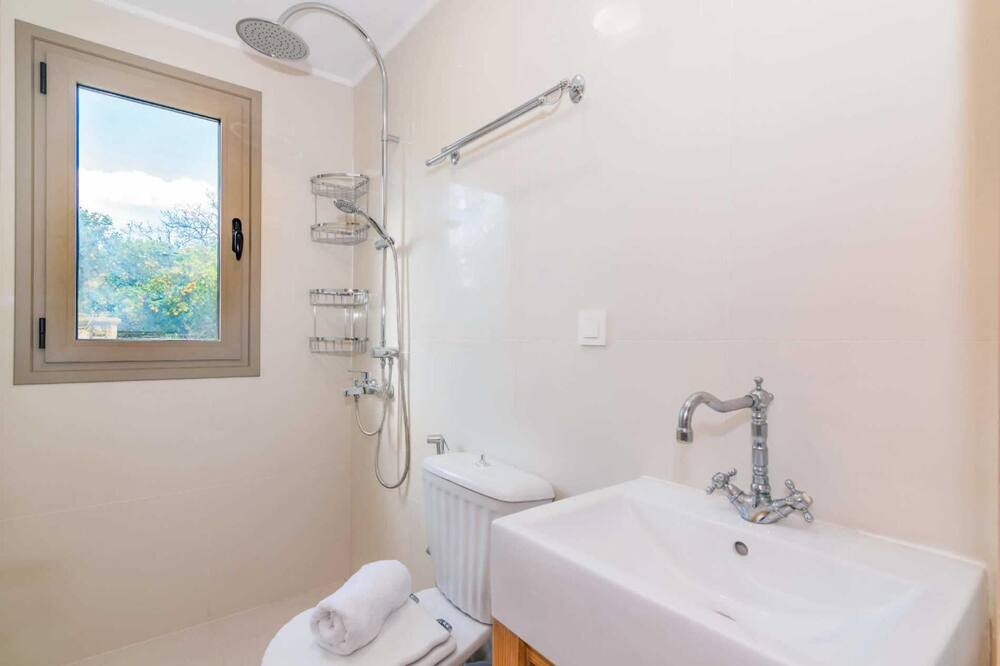 Photo of Bathroom in Drosia