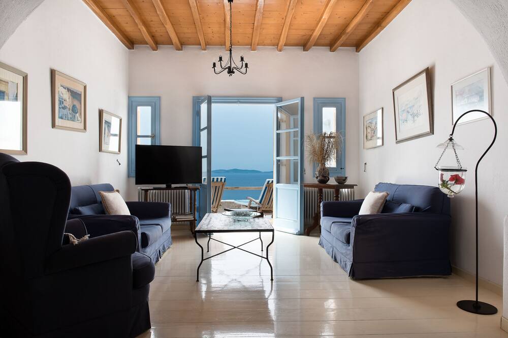 Photo of Livingroom in Houlakia