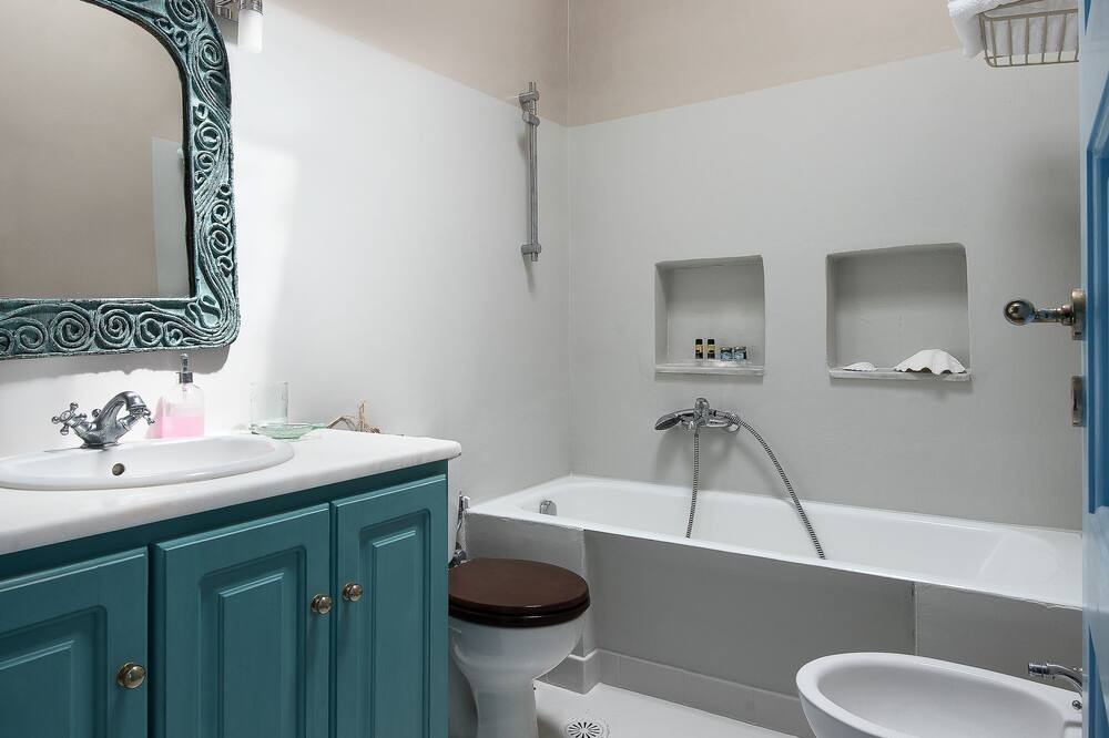 Photo of Bathroom in Houlakia