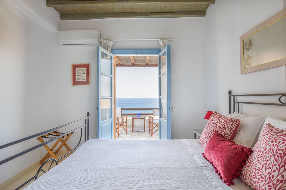 Photo of Bedroom in Houlakia