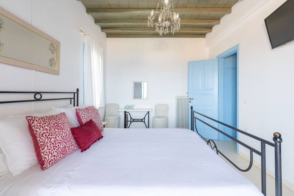 Photo of Bedroom in Houlakia
