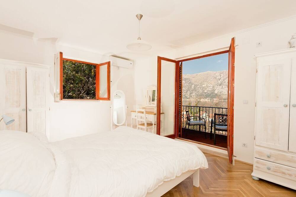 Photo of Bedroom in Prcanj